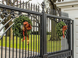 8 Ways to Decorate your Gates this Christmas | Gate Repair Los Angeles, CA 8 Ways to Decorate your Gates this Christmas | Gate Repair Los Angeles, CA