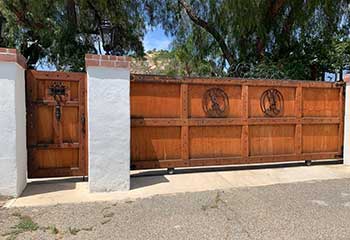 Wooden Gate Installation | Gardena